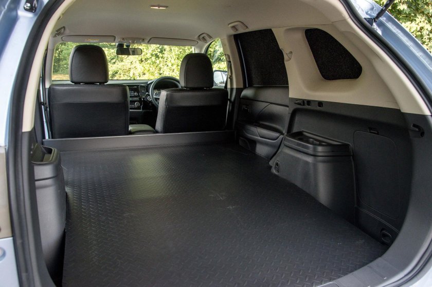 Mitsubishi Outlander 2016 салон багажник