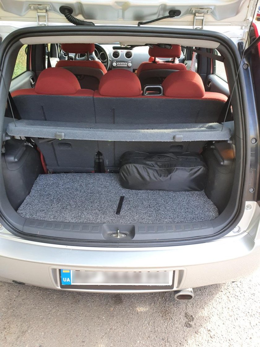 Mitsubishi Colt багажник