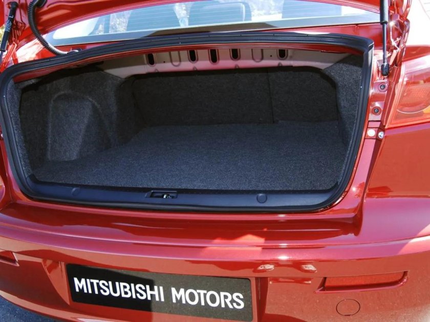 Mitsubishi Lancer 10 багажник