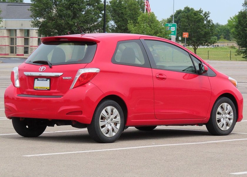 Тойота ярис 2013