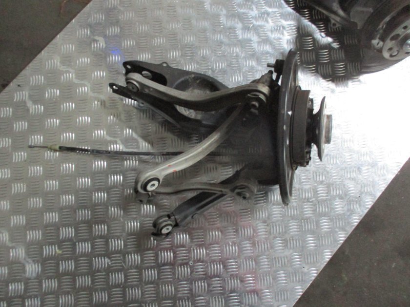 Кулак поворотный Mercedes w212