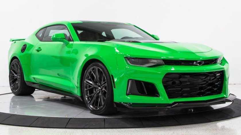 Chevrolet Camaro zl1 зеленый