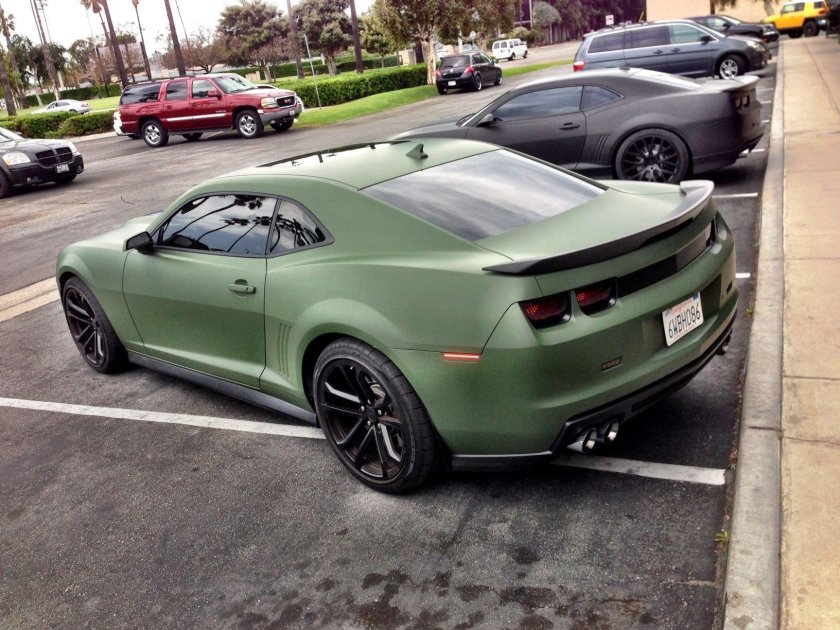 Chevrolet Camaro zl1 зеленый