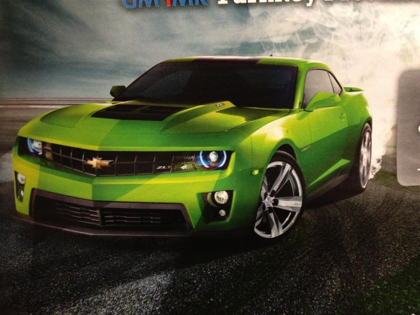 Шевроле Камаро салатовая