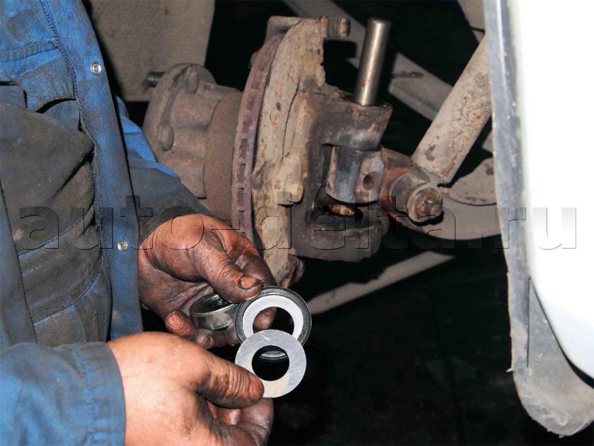 Шкворня на Газель 3302 на подшипниках