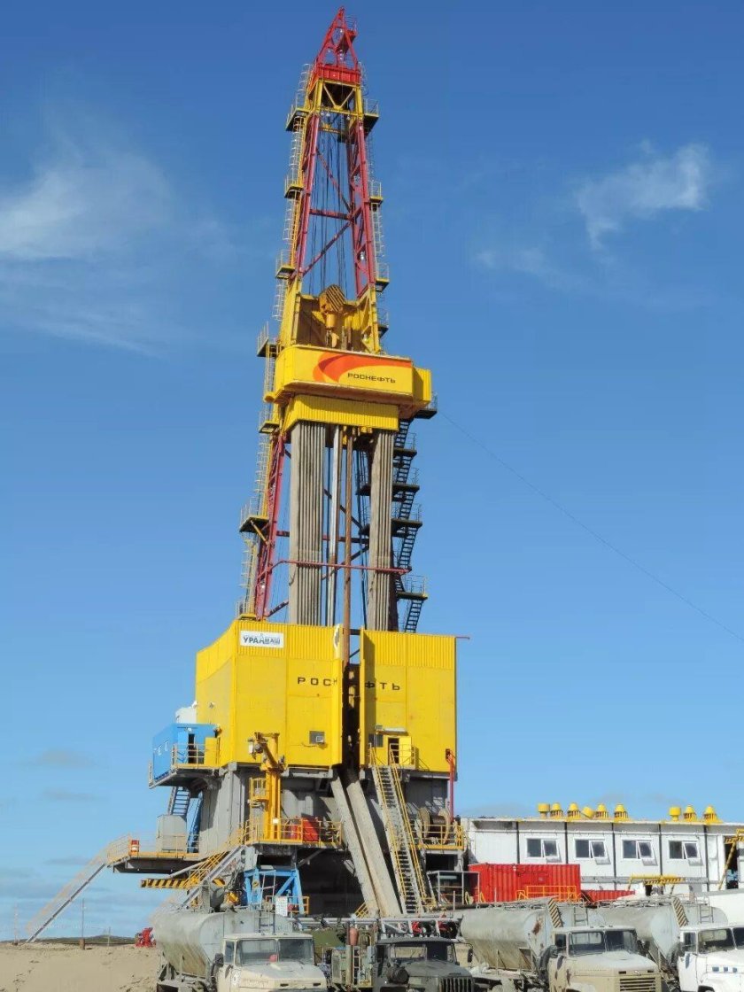 Нефтебуровая вышка Роснефть
