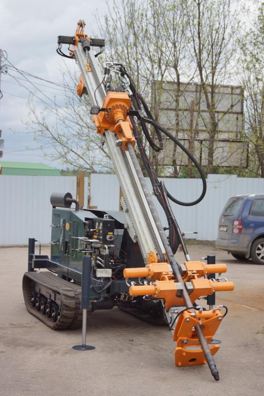 Буровой станок самоходный DH dl5