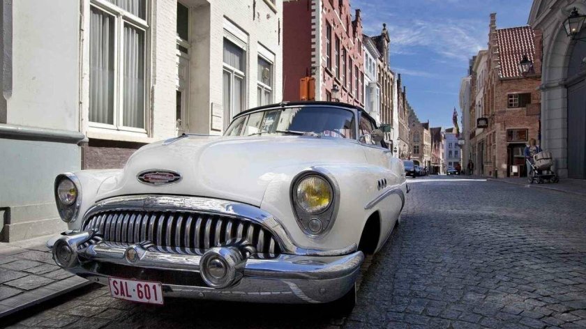 Ретро автомобили на улицах