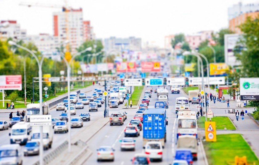 Дорога с машинами