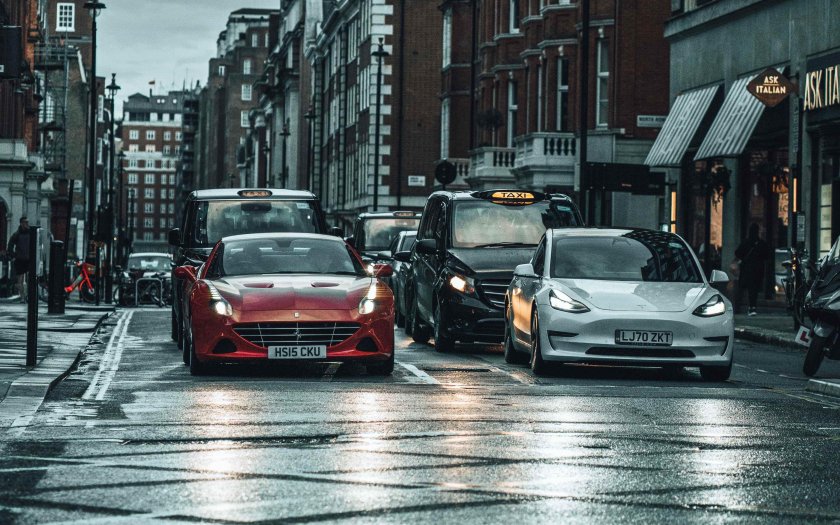 Машина на улице