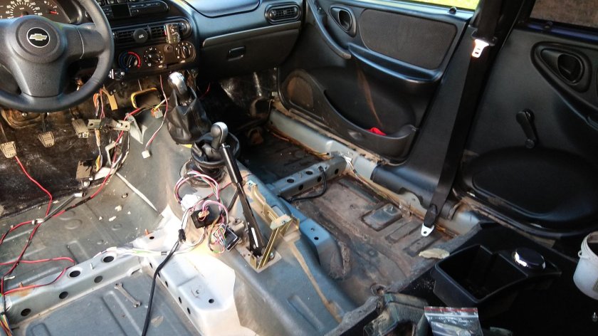 Разобранный салон нива шевроле