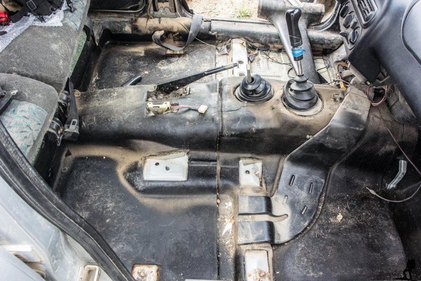 Ковролин салона Нива Шевроле 2004