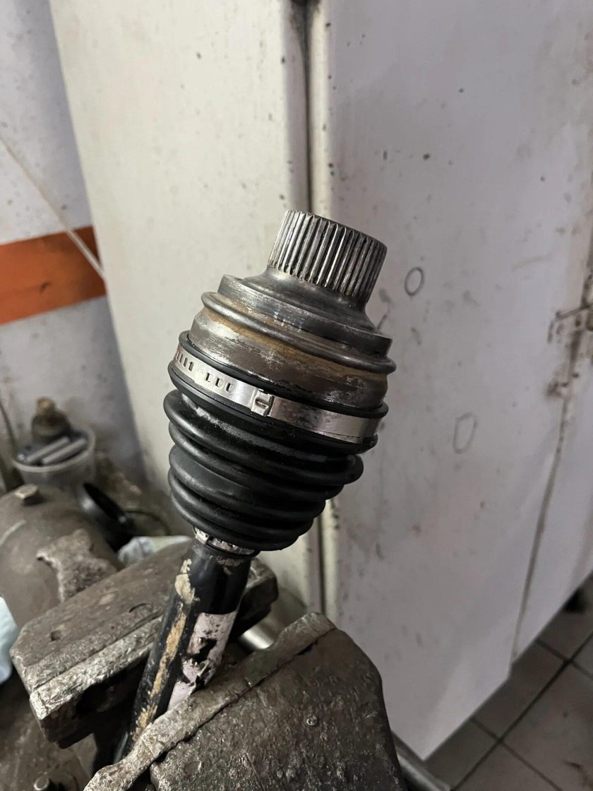 Ауди а6 с5 Олроуд задний пыльник шруса