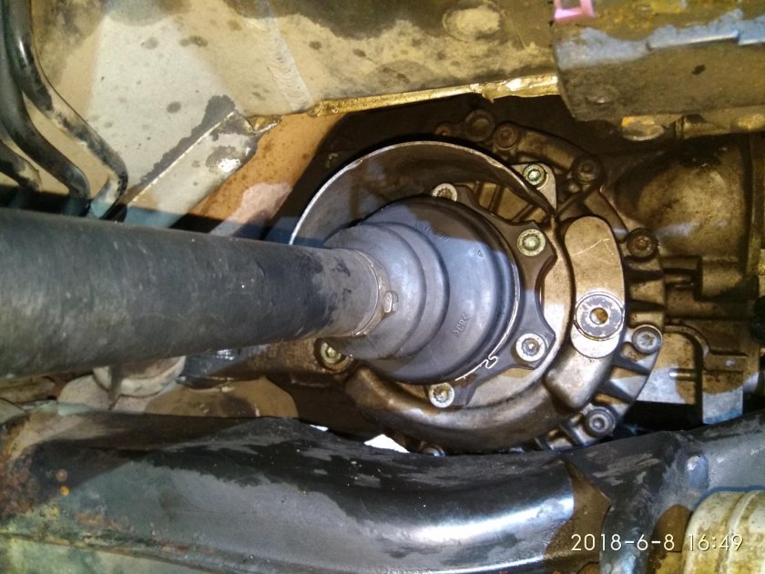 Сальник привода Ауди 100 с4 2.3