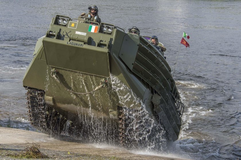 Танк амфибия