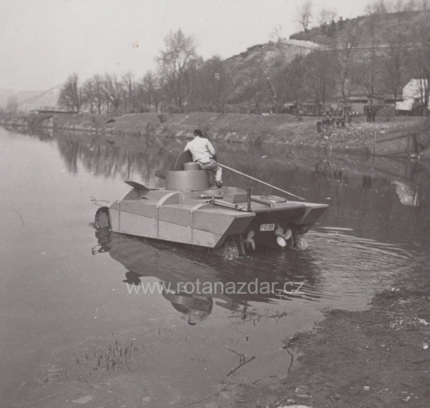F-IV-H-экспериментальный плавающий танк