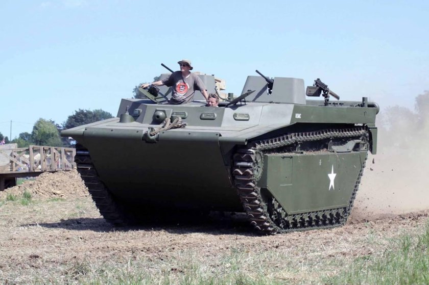 Гусеничная десантная машина LVT-4