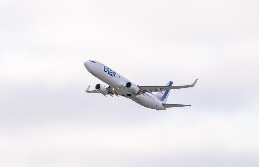 Боинг 737 ЮТЭЙР