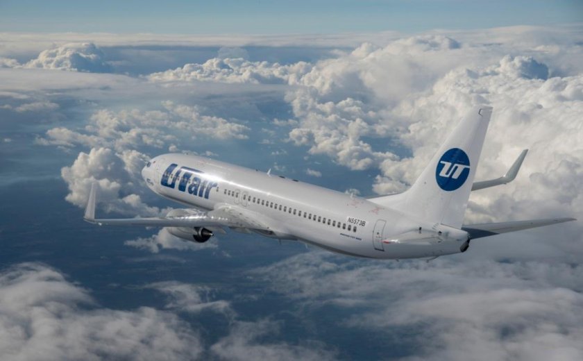 Самолет ЮТЭЙР новый год