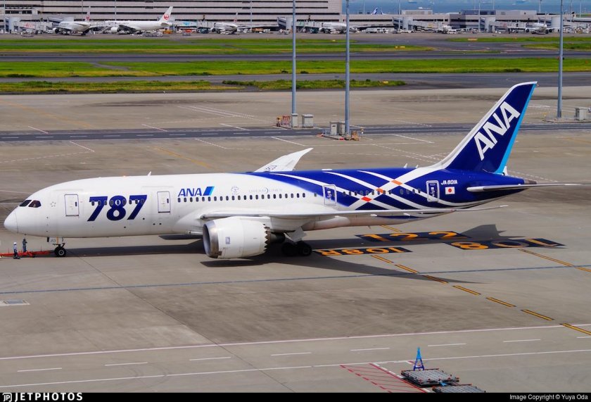 Самолет боинг 787