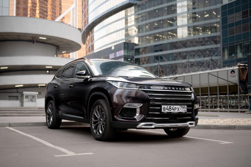 Китайский кроссовер Chery Exeed TXL, 2020