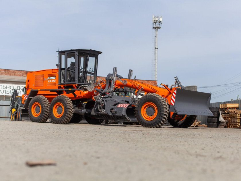 Автогрейдер umg