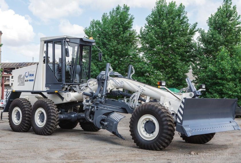 Автогрейдер ЧСДМ ДЗ-98в