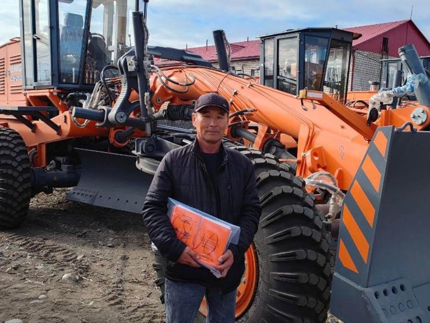 ДЗ 250 автогрейдер