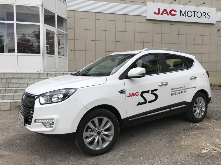 Машина JAC Motors