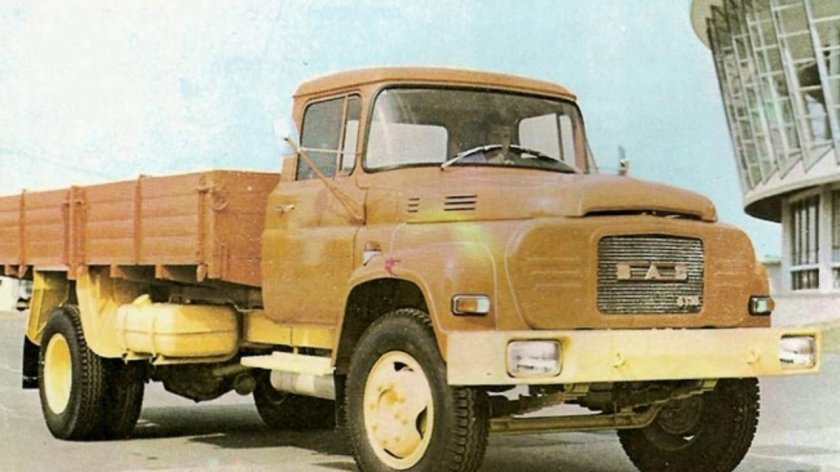 Грузовики DAC6.135