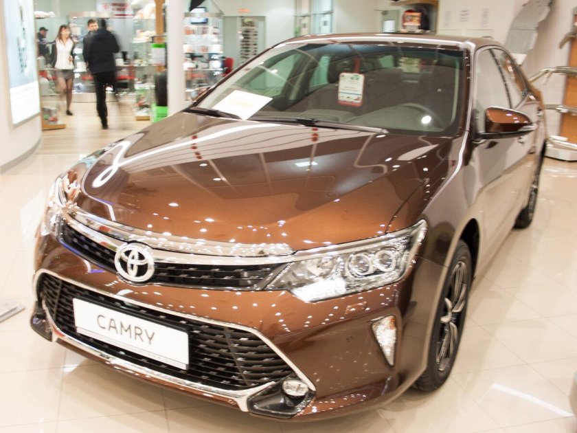 Toyota Camry 55 коричневая