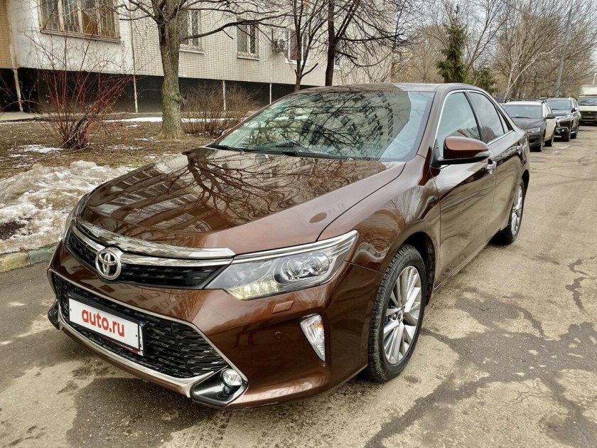 Toyota Camry, 2017 коричневая