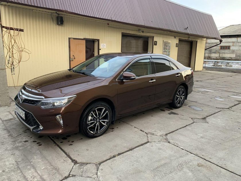 Камри 55 коричневая