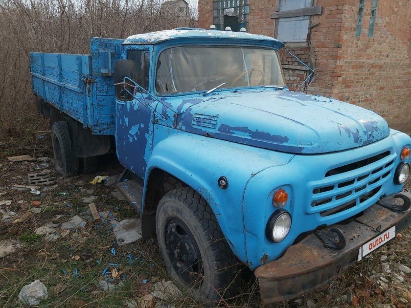 Грузовик зил 130 бортовой