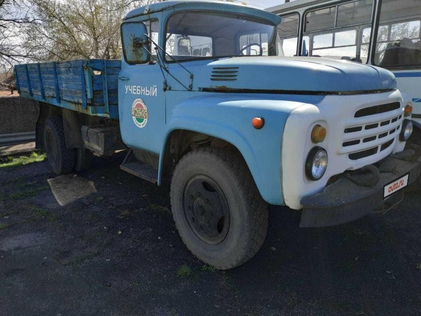 Грузовик ЗИЛ 130 бортовой