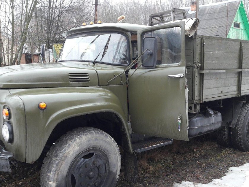 Грузовик ЗИЛ 130 бортовой