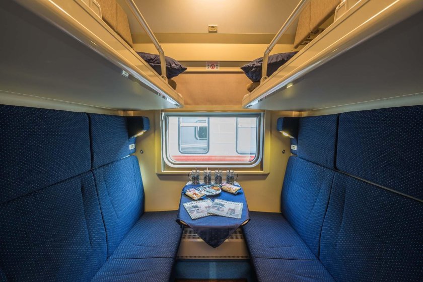 Поезд Таврия вагон 2э