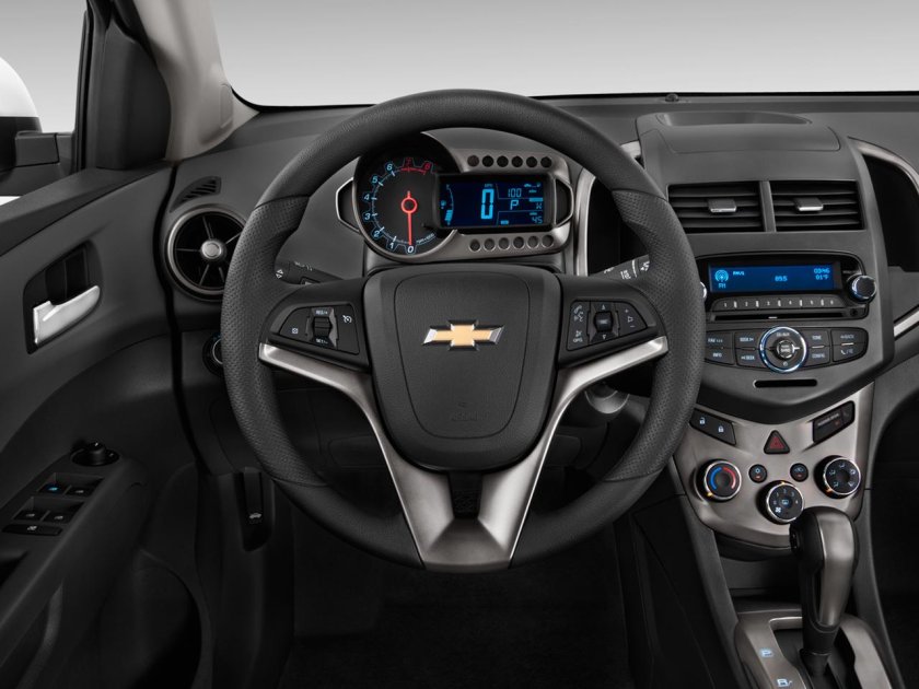 Chevrolet Aveo t300 салон