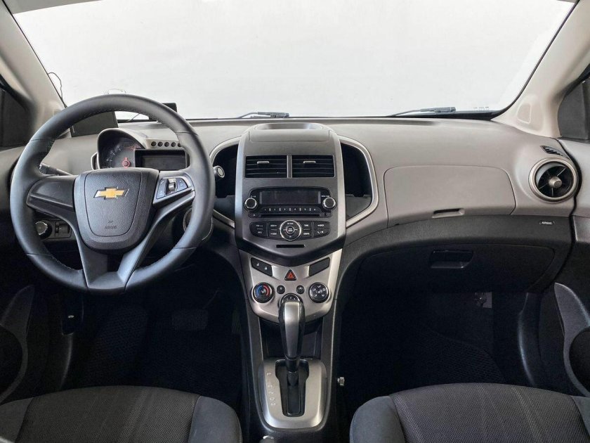 Chevrolet aveo 2015 салон