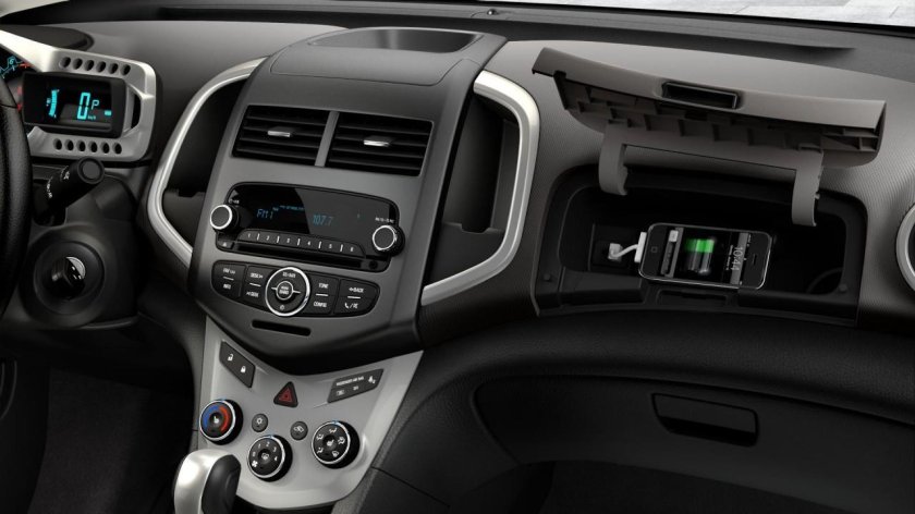 Центральная консоль Chevrolet Sonic