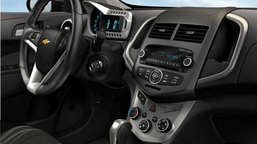 Chevrolet Aveo t300 салон