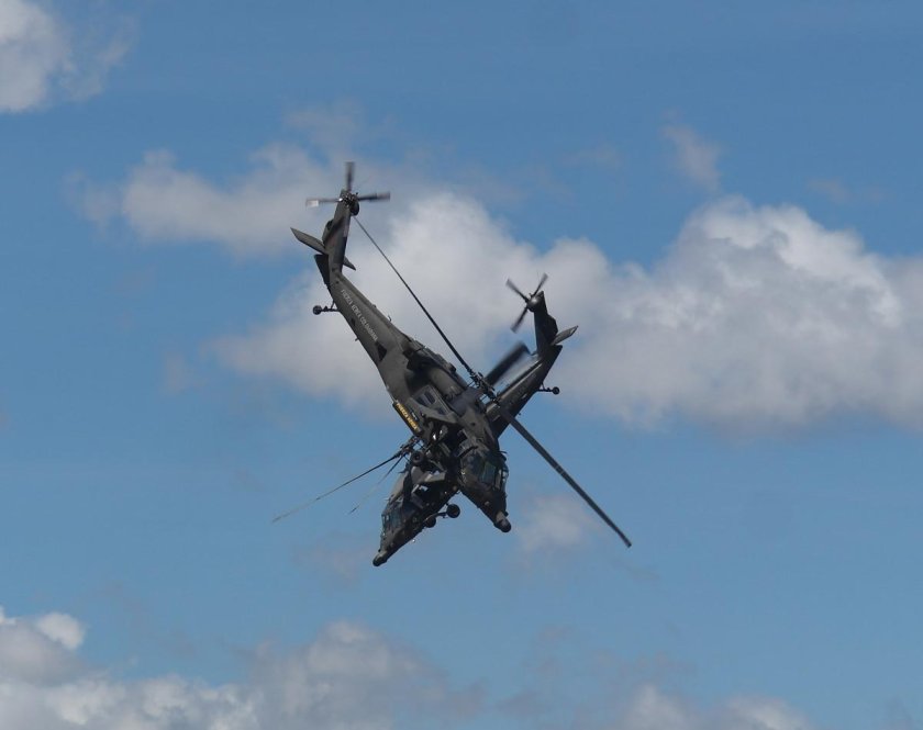 Геликоптер акробатика