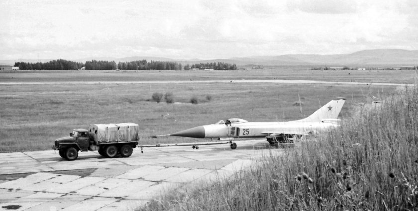 Аэродром Гудаута Су-15