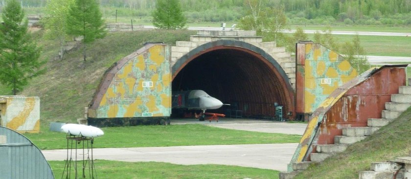 Укрытия для самолетов на аэродромах капонир