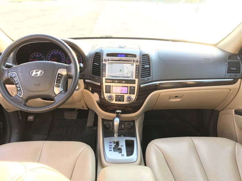 Hyundai Santa Fe 2011 салон