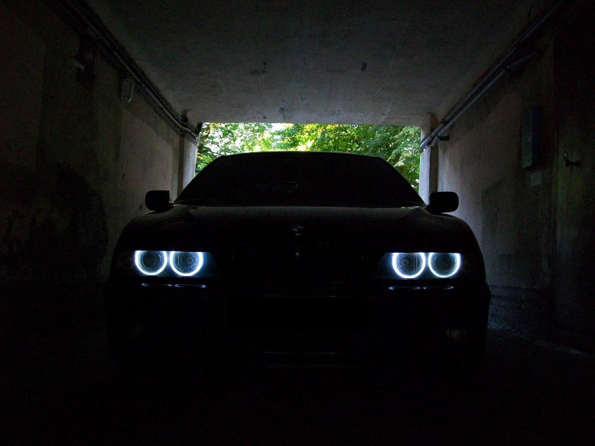 БМВ е38 ангельские глазки