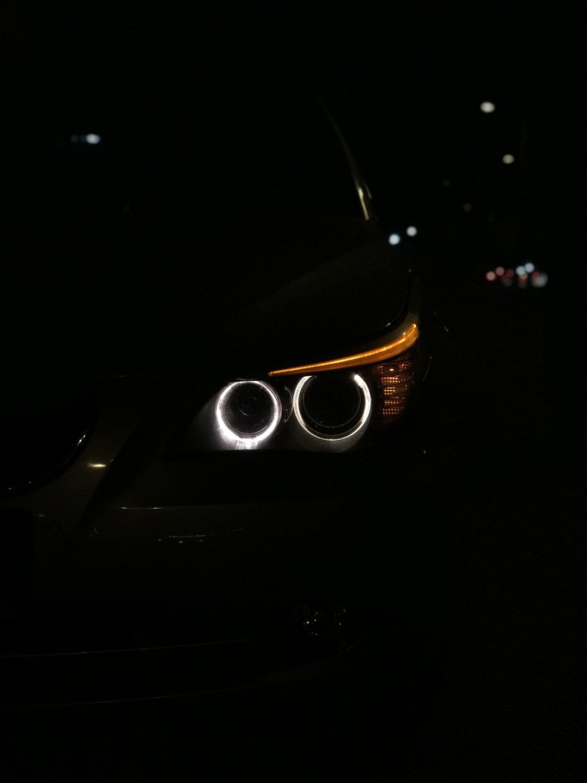 BMW m5 e60 Angel Eyes