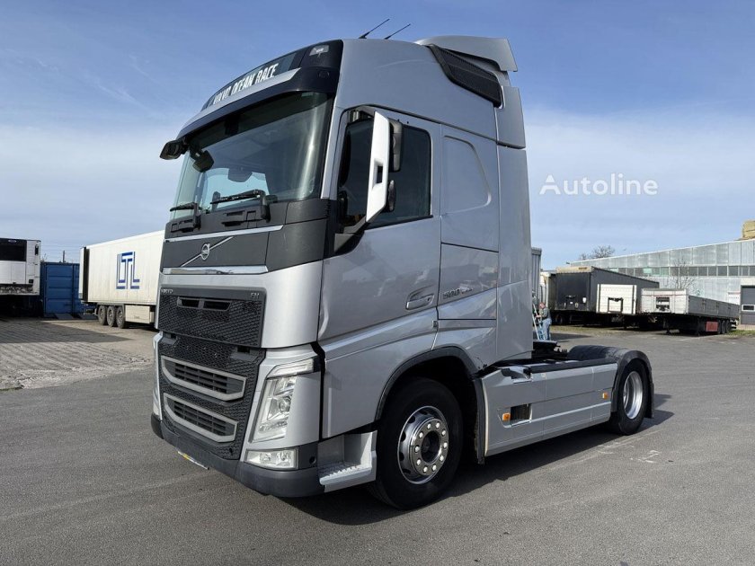 Тягач вольво