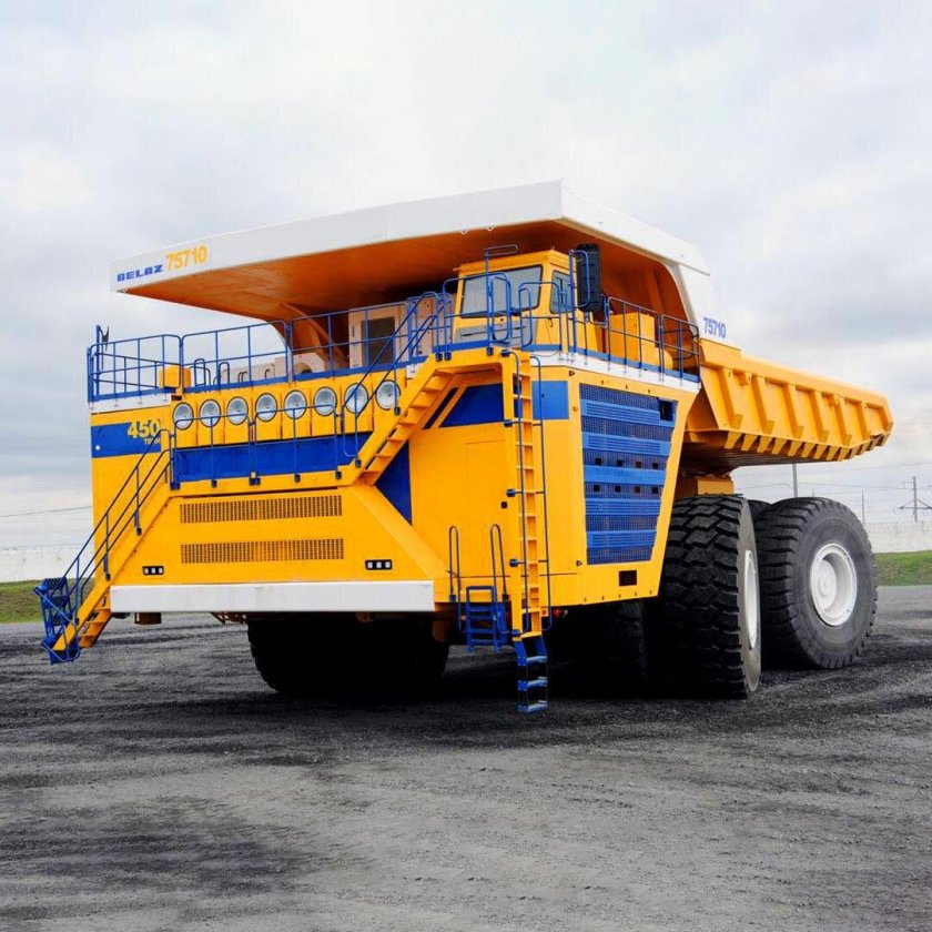Карьерный самосвал белаз 75710