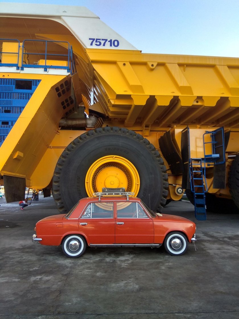 БЕЛАЗ-75710 самосвал